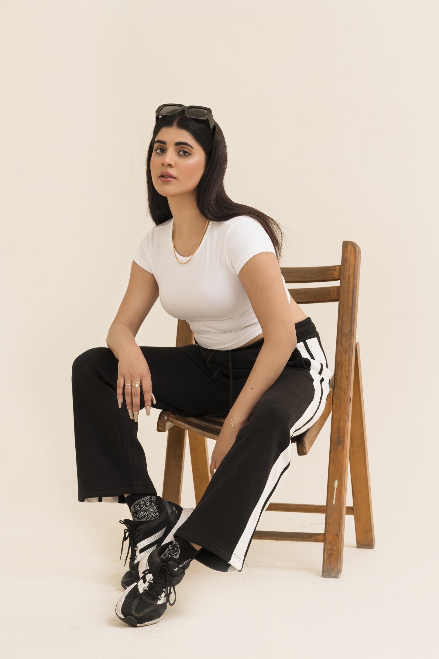 Black Straight-Leg Trousers with Stripe For Women-2558