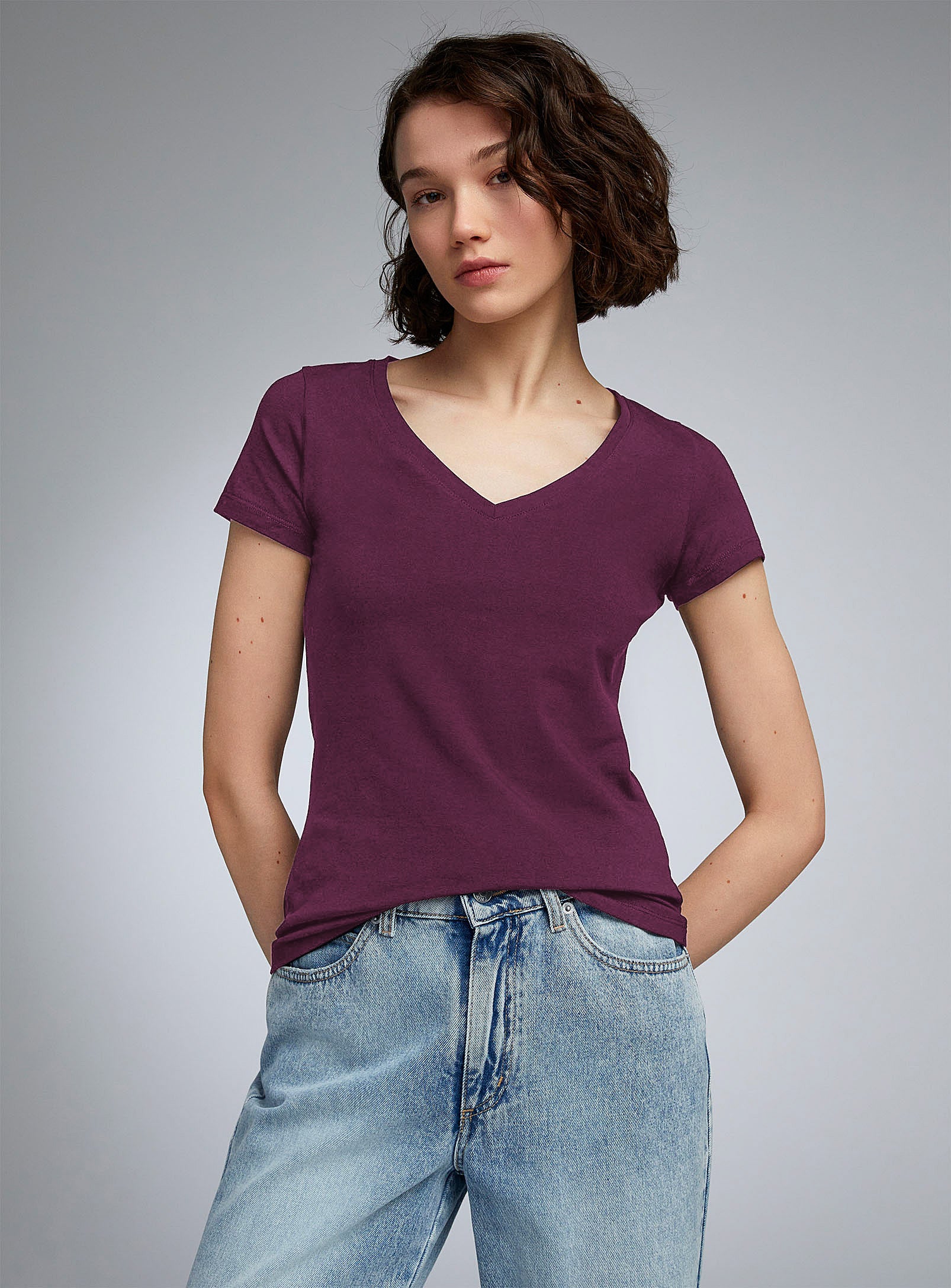 Fapak V-Neck  T-shirt For Women-Burgundy