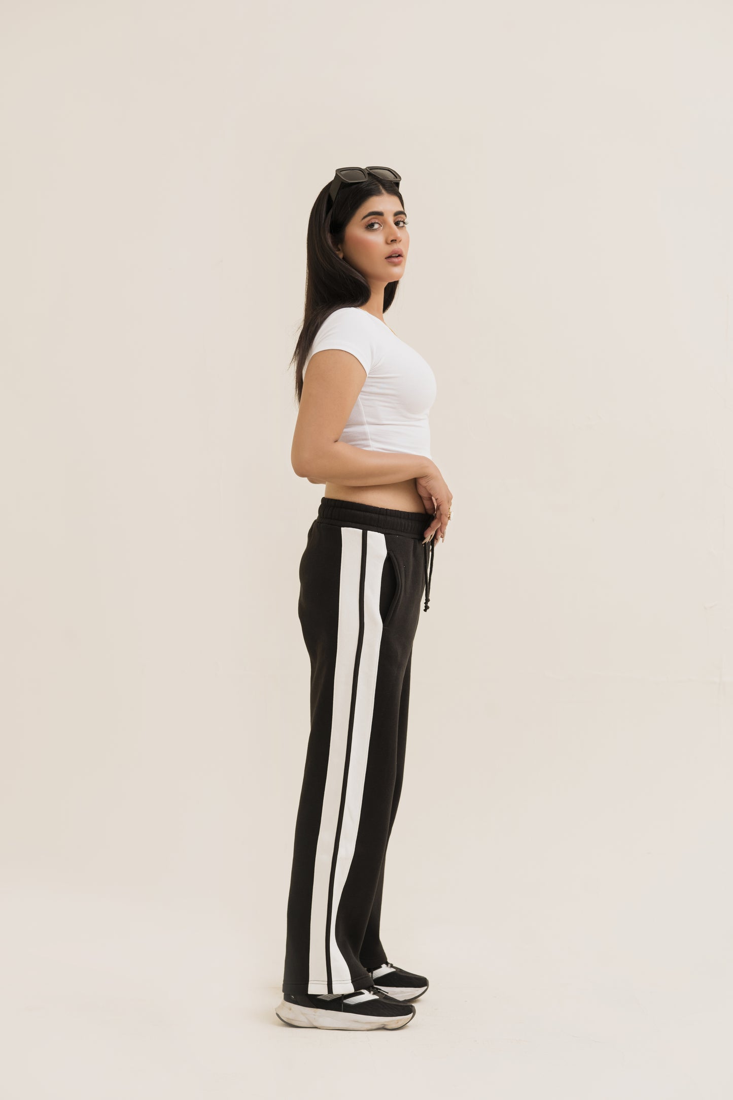 Black Straight-Leg Trousers with Stripe For Women-2558