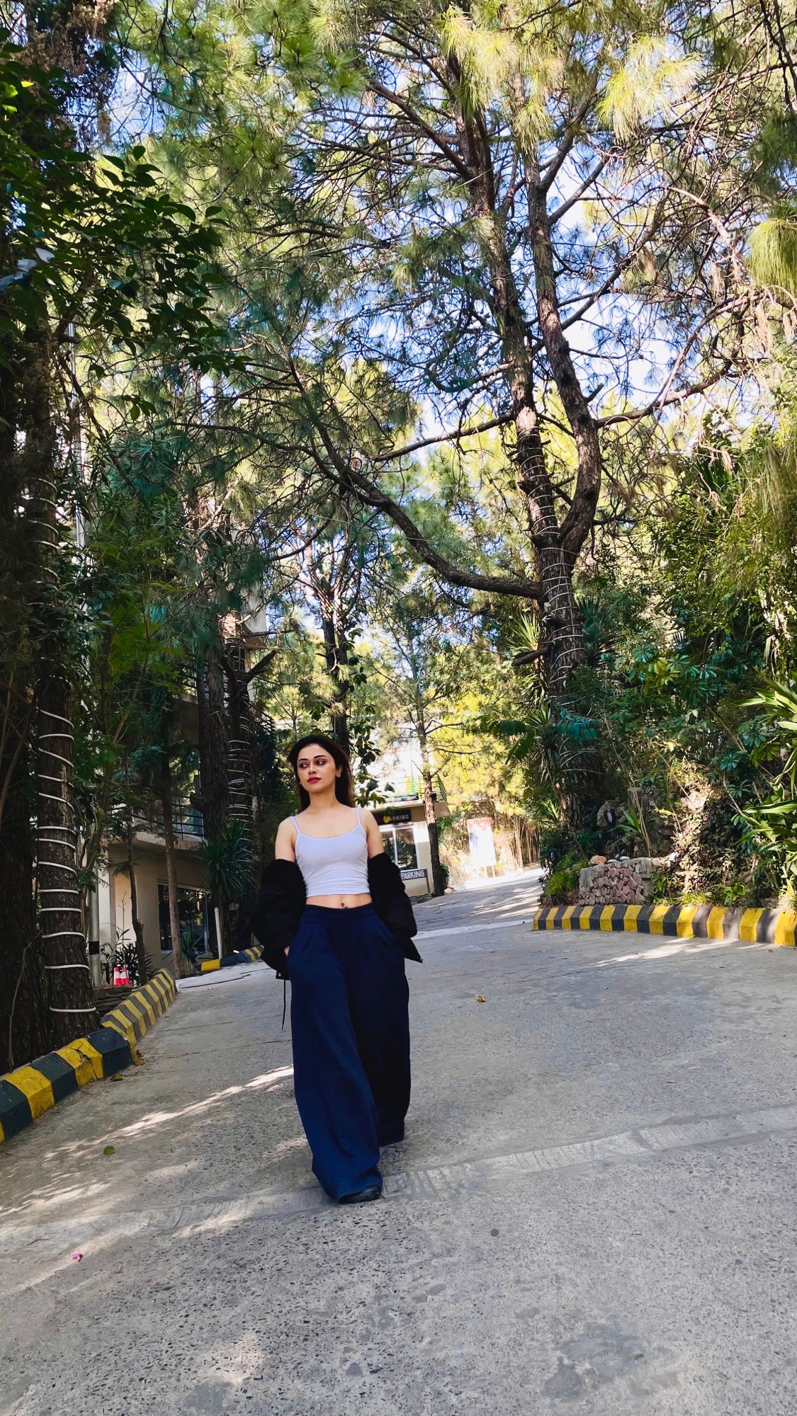 2657-Petite Cotton Basic Strappy Scoop Neck Croptop