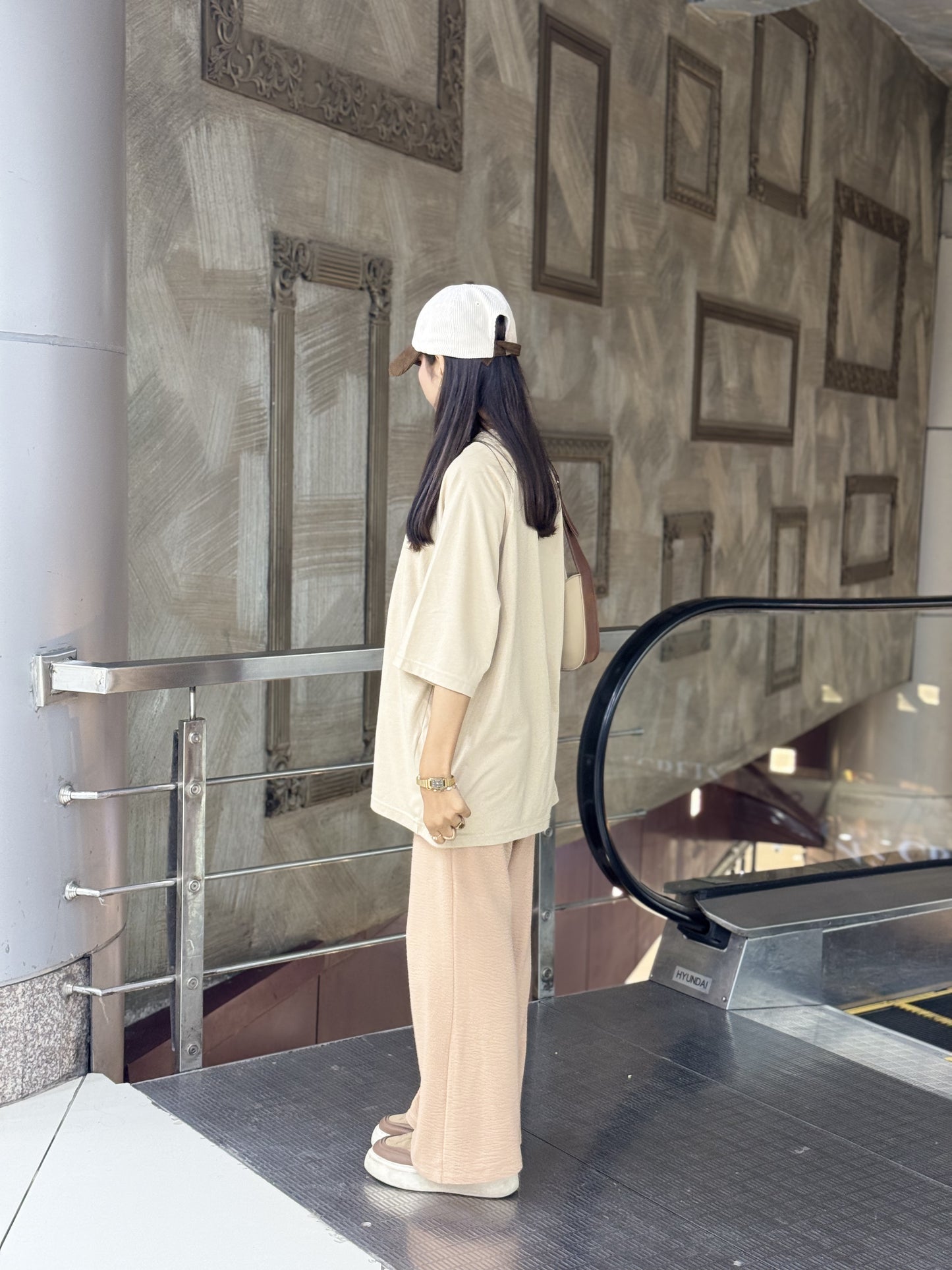 2700- Raglan Sleeve  Oversize Plain T Shirt Women-Beige